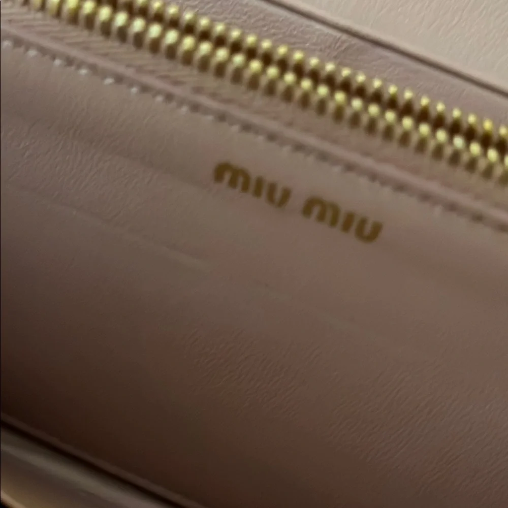MIU MIU NWOT PINK WALLET - Picture 4 of 10